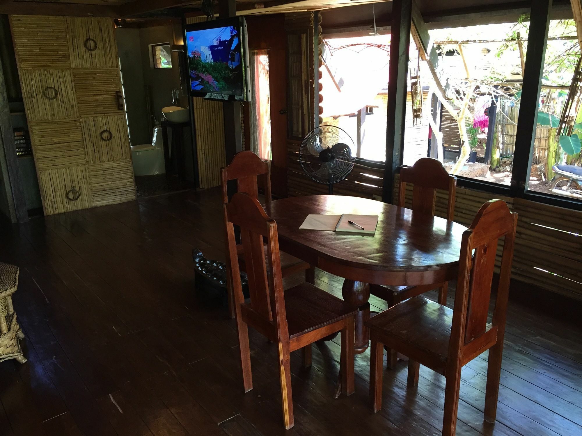 The Village House Puerto Princesa Exterior foto